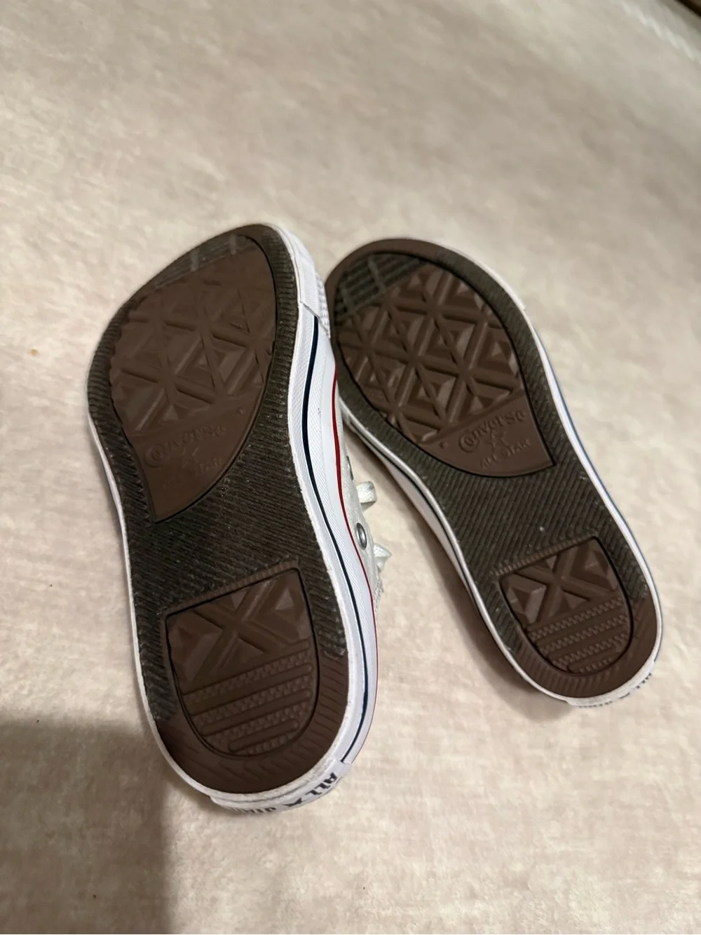 Converse Kids White Canvas Low-Top Sneakers with Red Accent